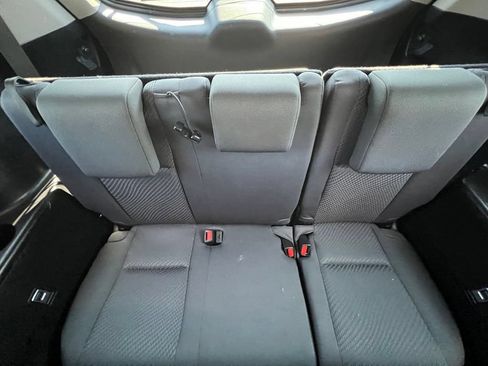 Used 2019 Toyota Highlander LE AWD/4WD image 17