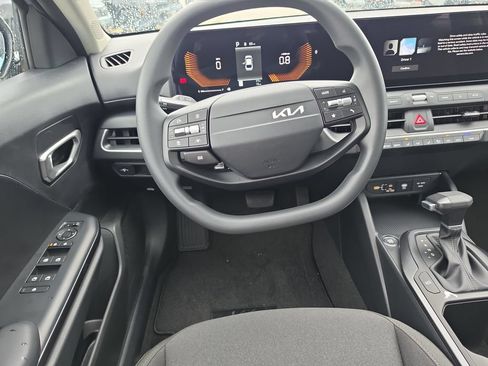 New 2026 Kia K4 FWD image 13