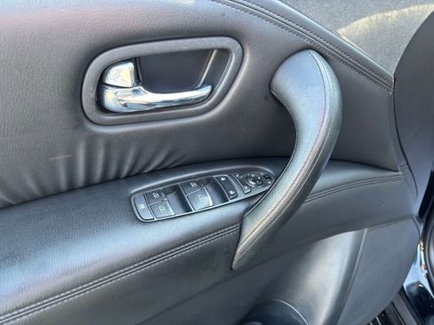 Used 2021 Nissan Armada SV image 19