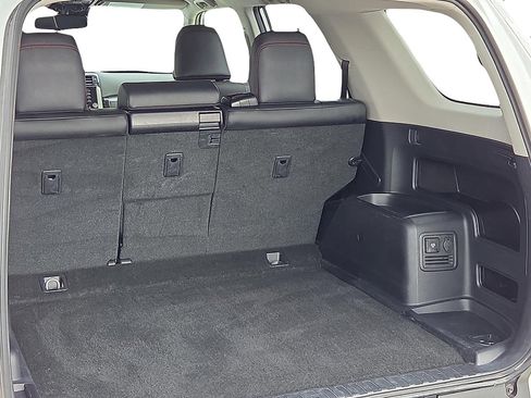 Used 2024 Toyota 4Runner TRD Off-Road Premium image 8