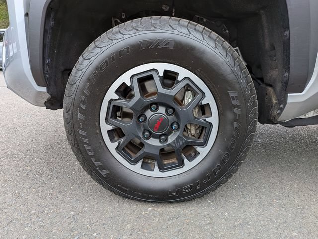 Used 2024 Toyota Tacoma TRD Off-Road AWD/4WD image 30