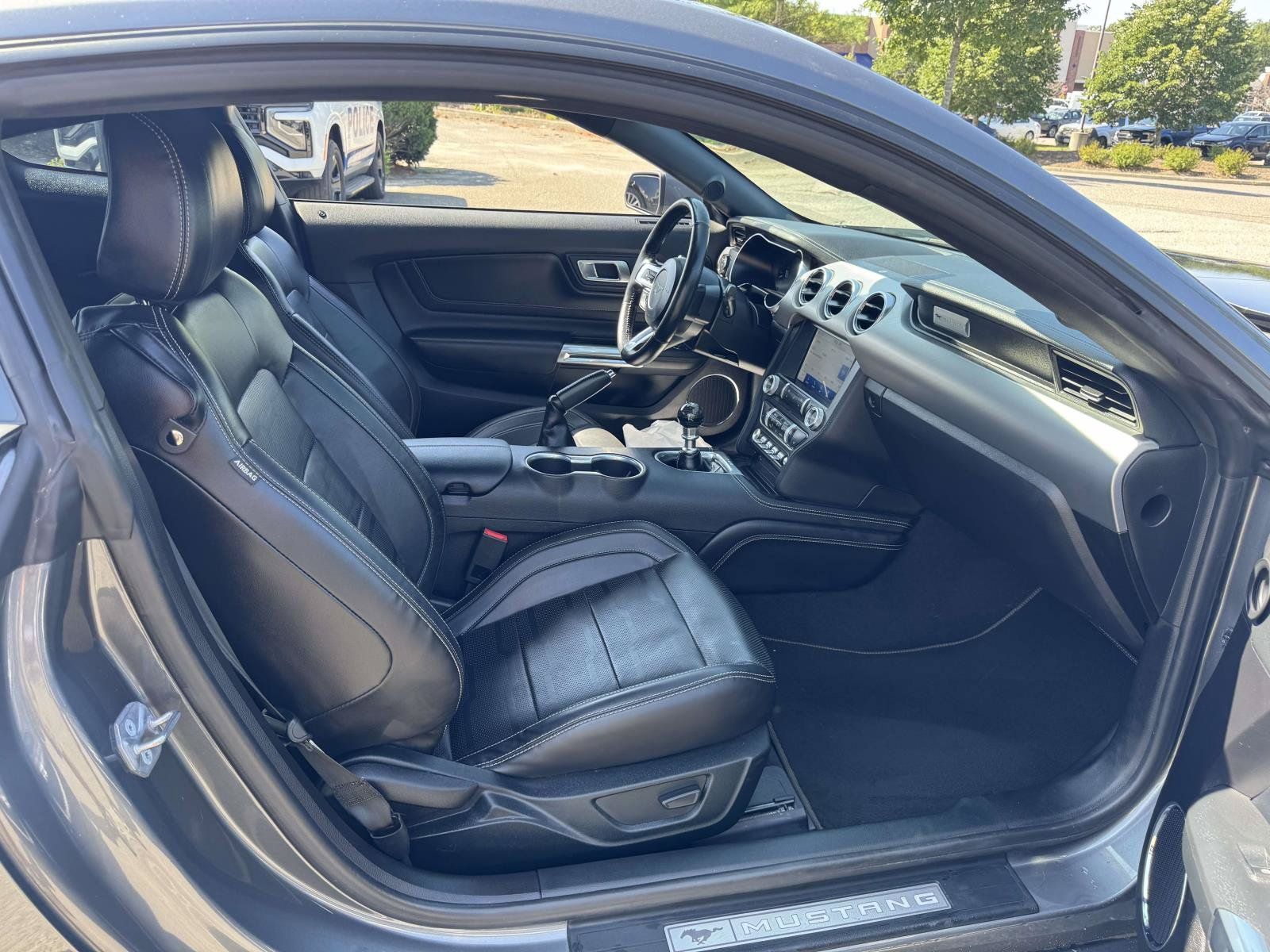 Used 2022 Ford Mustang GT Premium w/ Equipment Group 401A RWD image 40
