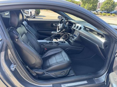 Used 2022 Ford Mustang GT Premium w/ Equipment Group 401A RWD image 40