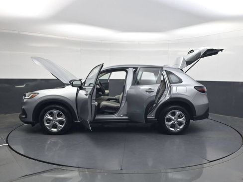 Used 2024 Honda HR-V LX image 39