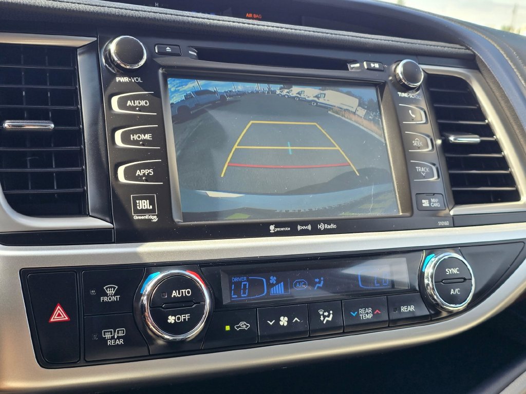 Used 2016 Toyota Highlander Limited AWD/4WD image 21