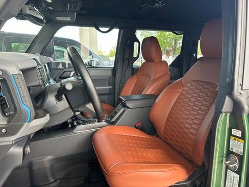 Used 2023 Ford Bronco Black Diamond w/ Sasquatch Package image 13