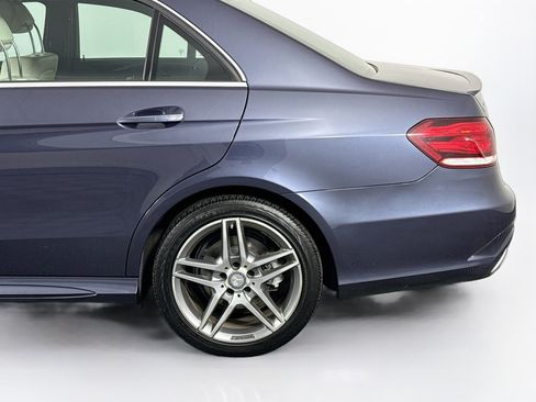 Used 2015 Mercedes-Benz E 400 4MATIC Sedan image 43