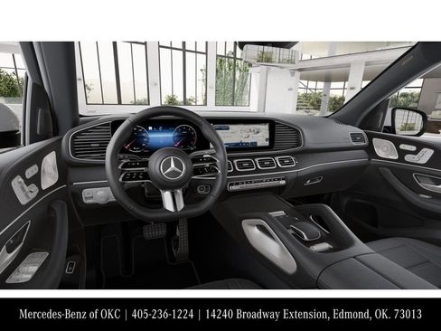 New 2026 Mercedes-Benz GLS 580 4MATIC image 3
