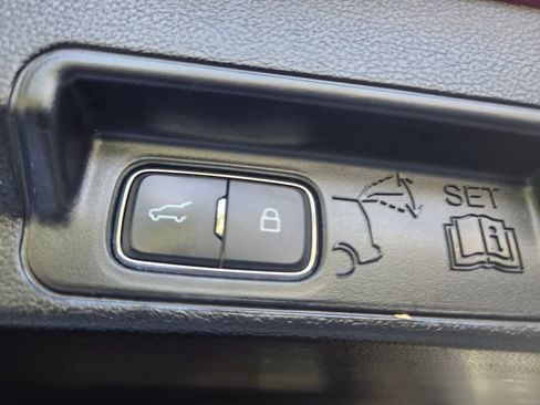 Used 2021 Ford Explorer XLT w/ Equipment Group 202A AWD/4WD image 11