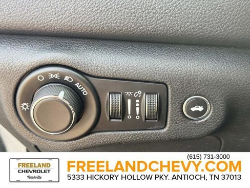 Used 2015 Chrysler 200 Limited w/ Convenience Group FWD image 26
