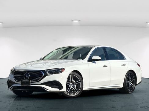 Used 2025 Mercedes-Benz E 350 Sedan image 2