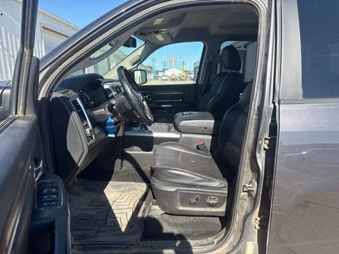 Used 2016 RAM 1500 Laramie w/ Convenience Group AWD/4WD image 3