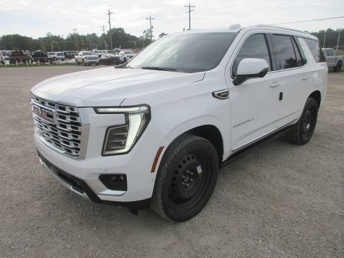 New 2026 GMC Yukon Denali w/ Denali Reserve Package AWD/4WD image 9