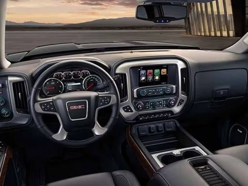Used 2018 GMC Sierra 1500 SLE w/ SLE Value Package AWD/4WD image 4