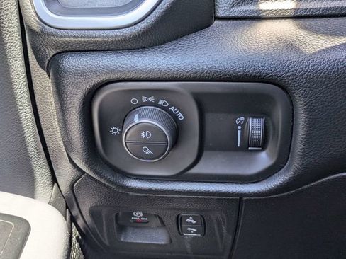 Used 2021 RAM 1500 Big Horn AWD/4WD image 26