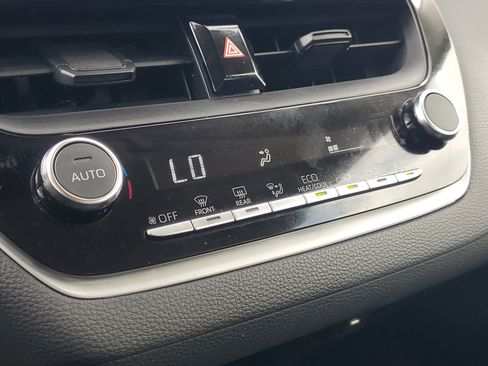 Certified 2025 Toyota Corolla LE FWD image 28