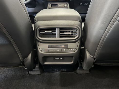 Used 2025 Honda Pilot Touring image 33