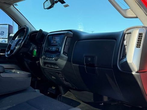 Used 2014 Chevrolet Silverado 1500 LT w/ LT Convenience Package image 9