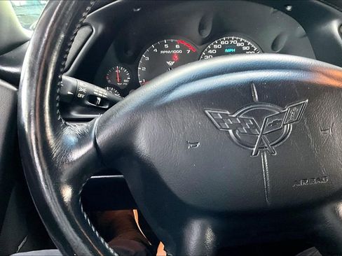 Used 1999 Chevrolet Corvette Coupe RWD image 10