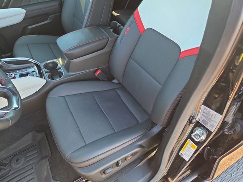 Used 2024 GMC Canyon AT4X image 13