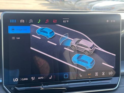 New 2026 Volkswagen Tiguan SE R-Line image 18