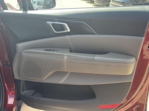Certified 2026 Kia Carnival FWD image 26
