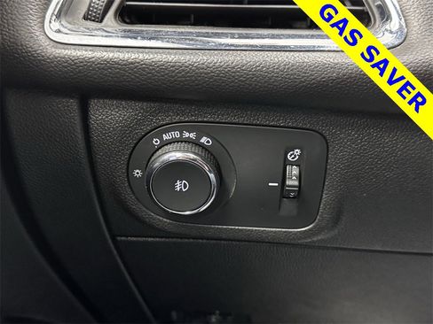 Used 2018 Chevrolet Cruze Premier image 18