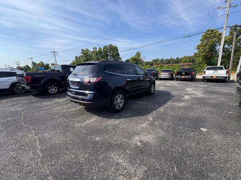Used 2017 Chevrolet Traverse LT AWD/4WD image 5