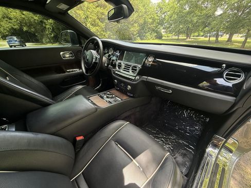 Used 2014 Rolls-Royce Wraith RWD image 27