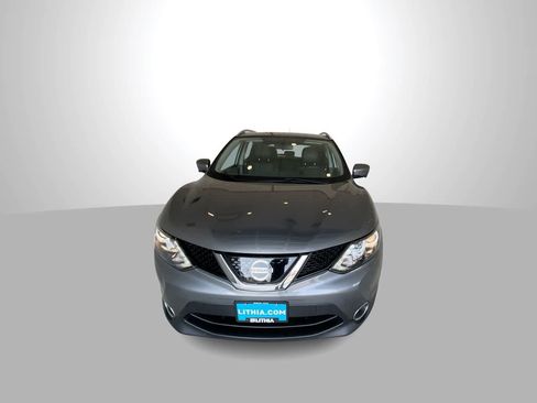 Used 2018 Nissan Rogue Sport SL AWD/4WD image 3