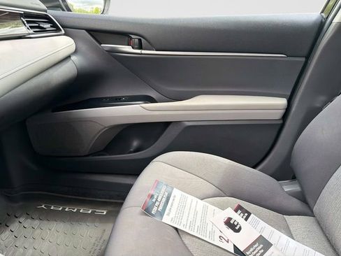 Used 2020 Toyota Camry LE FWD image 20