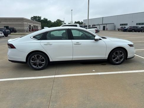 Used 2024 Honda Accord EX image 8