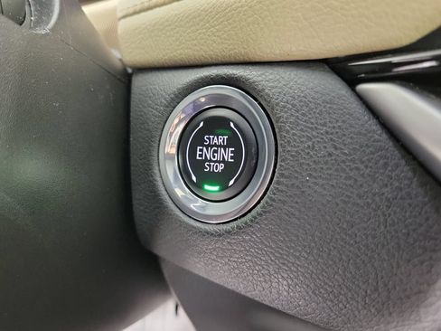Certified 2024 Cadillac XT4 Luxury FWD image 30