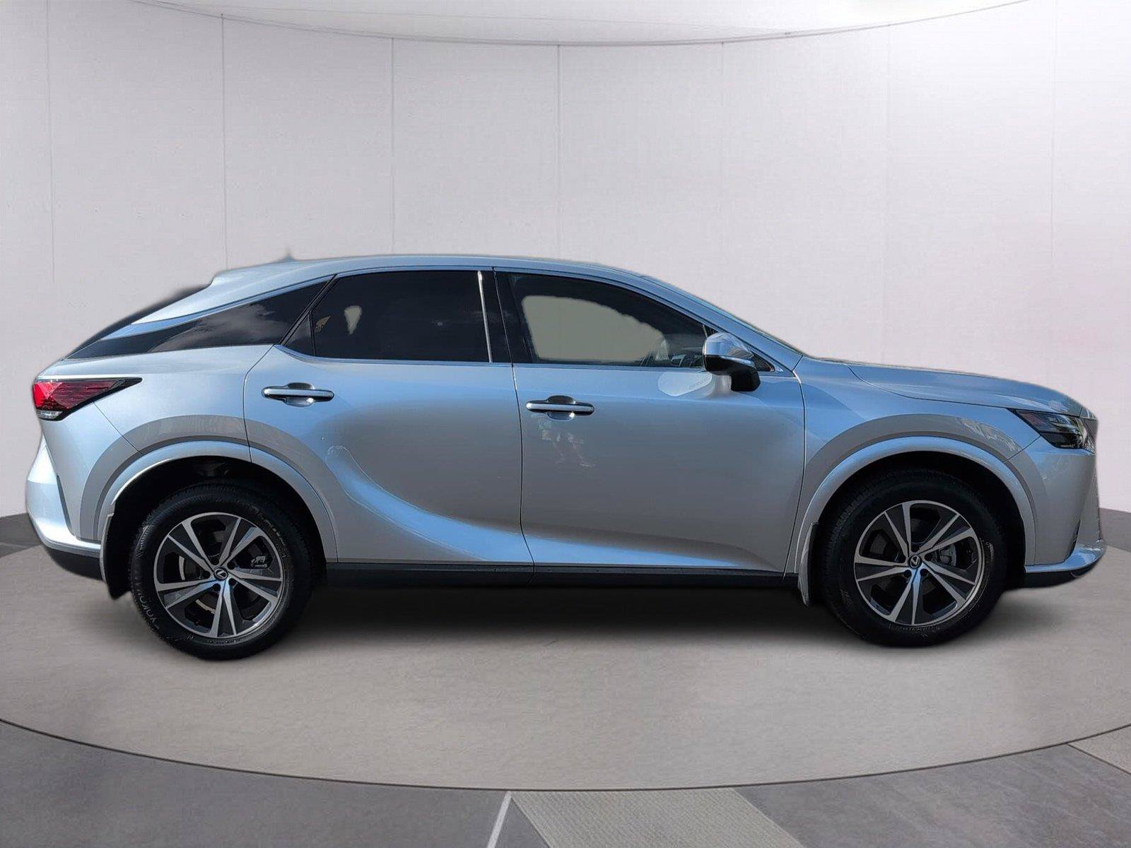 Used 2023 Lexus RX 350 FWD image 6