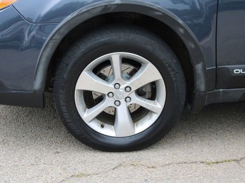 Used 2013 Subaru Outback 2.5i Limited w/ Moonroof Pkg AWD/4WD image 38