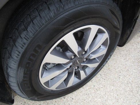 Used 2023 Chrysler Pacifica Touring-L FWD image 43