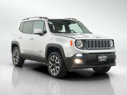 Used 2018 Jeep Renegade Latitude w/ Cold Weather Group AWD/4WD image 7