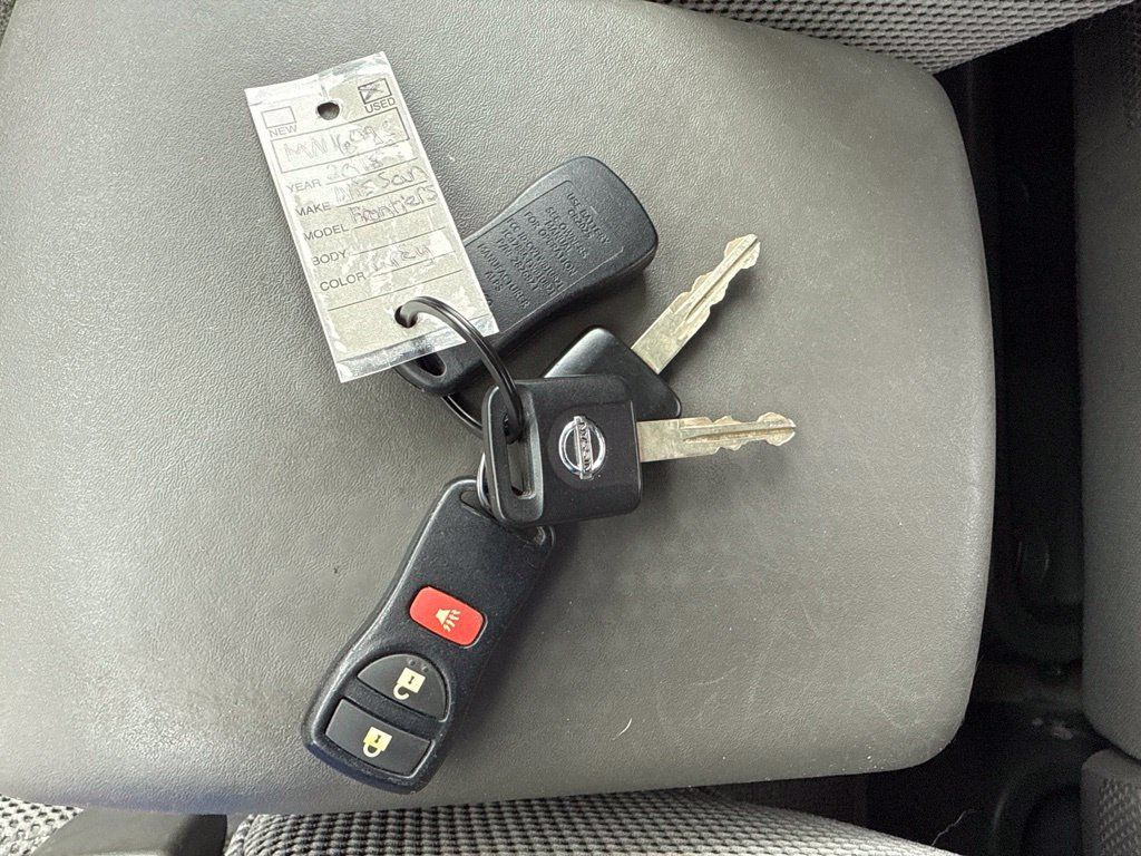 Used 2018 Nissan Frontier SV AWD/4WD image 16