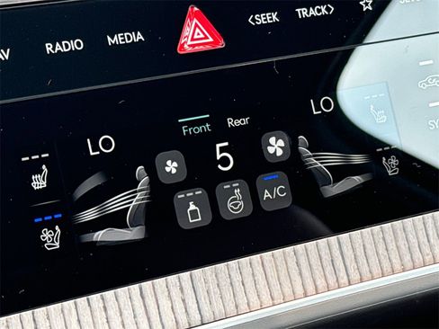 New 2025 Genesis GV80 3.5T Prestige image 23