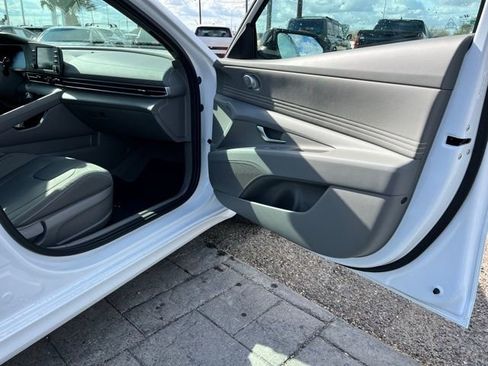 New 2026 Hyundai Elantra SEL Sport Premium FWD image 21