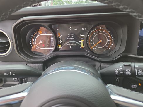 New 2026 Jeep Wrangler Unlimited Sahara AWD/4WD image 12