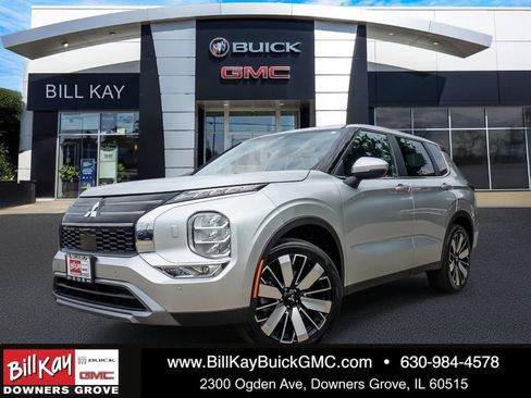 Used 2025 Mitsubishi Outlander SE AWD/4WD image 1