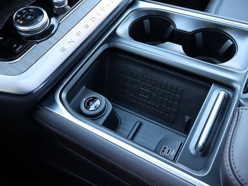 New 2025 Ford Expedition Max Platinum w/ Platinum Ultimate Package image 11