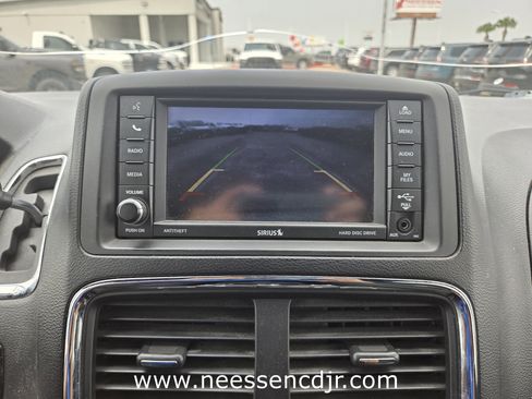 Used 2020 Dodge Grand Caravan SE FWD image 9