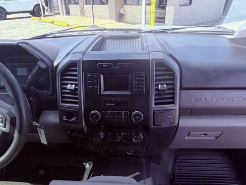 Used 2019 Ford F250 XL w/ Power Equipment Group RWD image 11