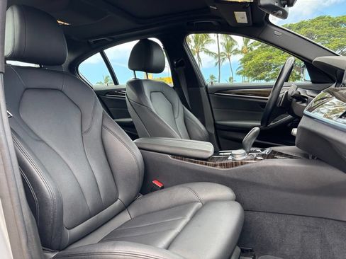 Used 2019 BMW 530e w/ Convenience Package RWD image 9