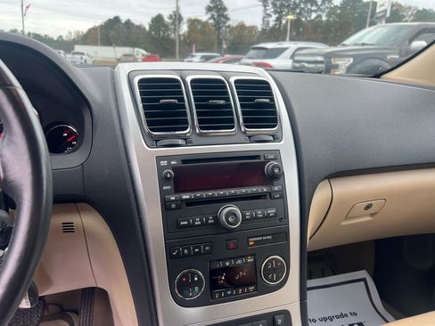 Used 2011 GMC Acadia SLT image 18