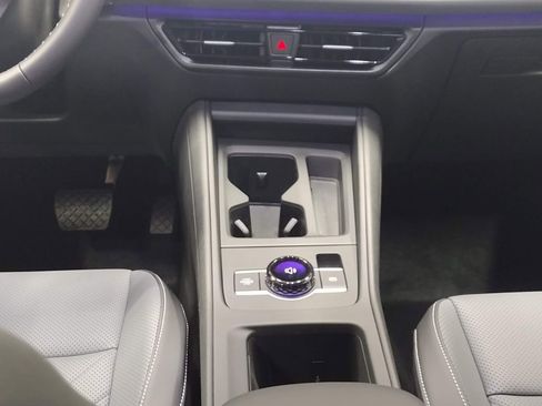 New 2025 Volkswagen Tiguan SE image 36