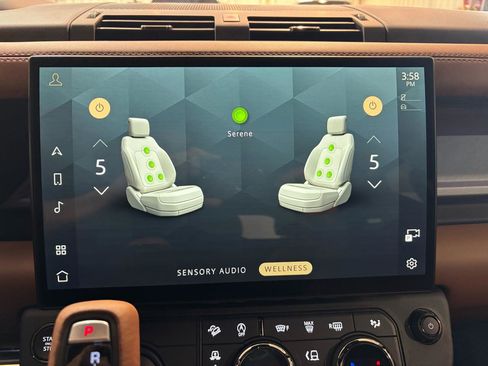 Used 2026 Land Rover Defender 110 image 30