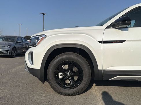 New 2026 Volkswagen Atlas Peak Edition AWD/4WD image 9